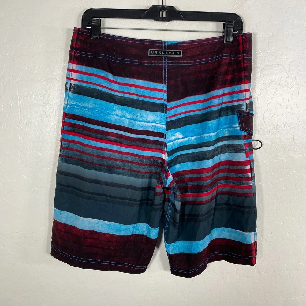 Oakley Board Shorts Mens 33 Blue Red Surfing Swimming‎ Drawstring Striped Beach